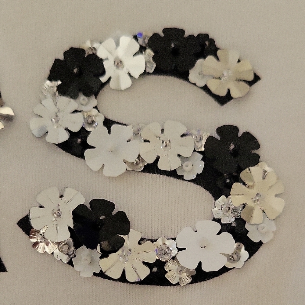 Michael Kors Womens White Tee with Black Trim and Daisy Sparkle Logo - Picture 8 of 9
